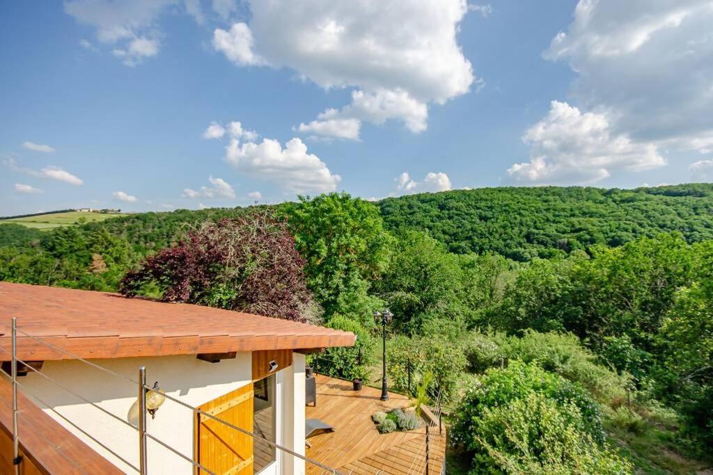 Gite Du Mont Plaisir Villa Chouvigny Exterior photo